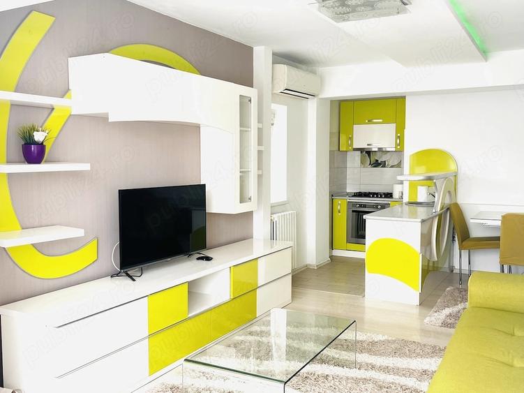 Apartament cu 3 camere decomandat, mobilat în City Park Mall