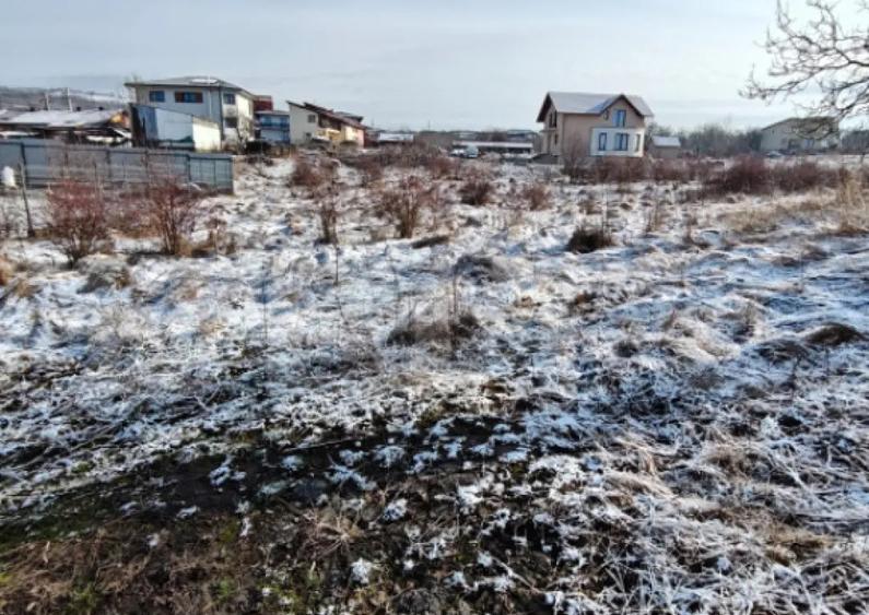 Oportunitate! Teren intravilan, 2300 mp, parcelabil, strada - 1