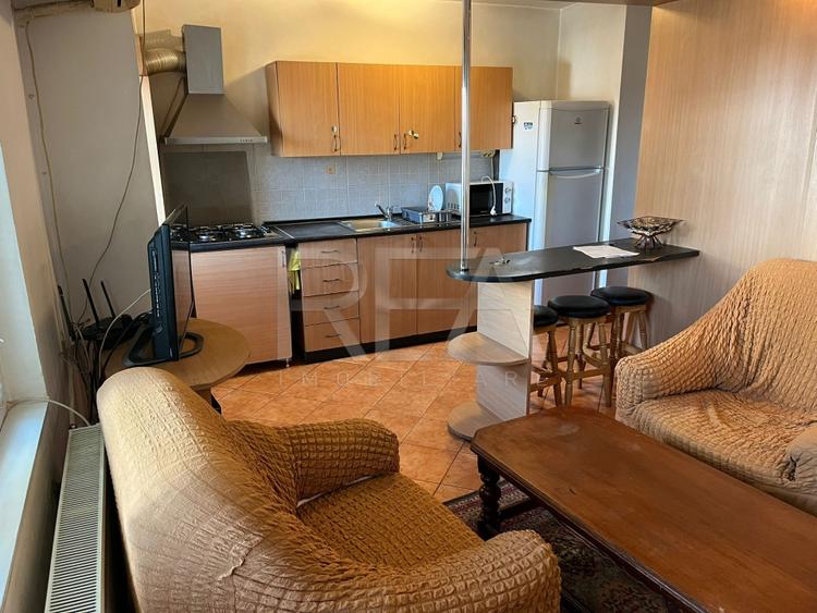 Garsoniera la intersectia Mihalache cu Averescu - 2