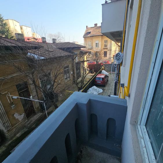 Apartament cu 2 camere situat pe Str Toamnei într-un imobil tip vilă, la etj 1/2 - 4