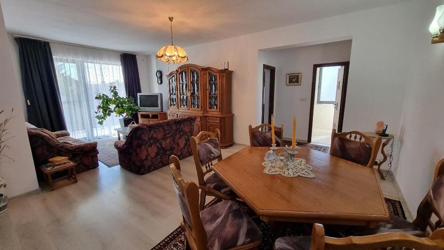 Apartament 3 camere etaj 1 in vila zona Odobescu cu parcare - 9