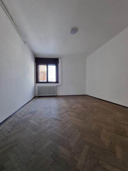 Piata Ion Mihalache - 3 Camere - Imobil interbelic - Urgenta 2 - 8