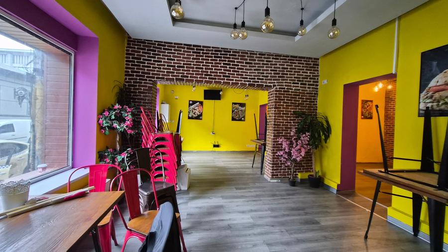 Imobil parter  - zona centrala -str Decebal colt cu Mircea cel Batran/84 mp - 9