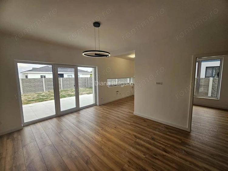 Duplex pe parter. Vatra veche a satului. Disponibil imediat