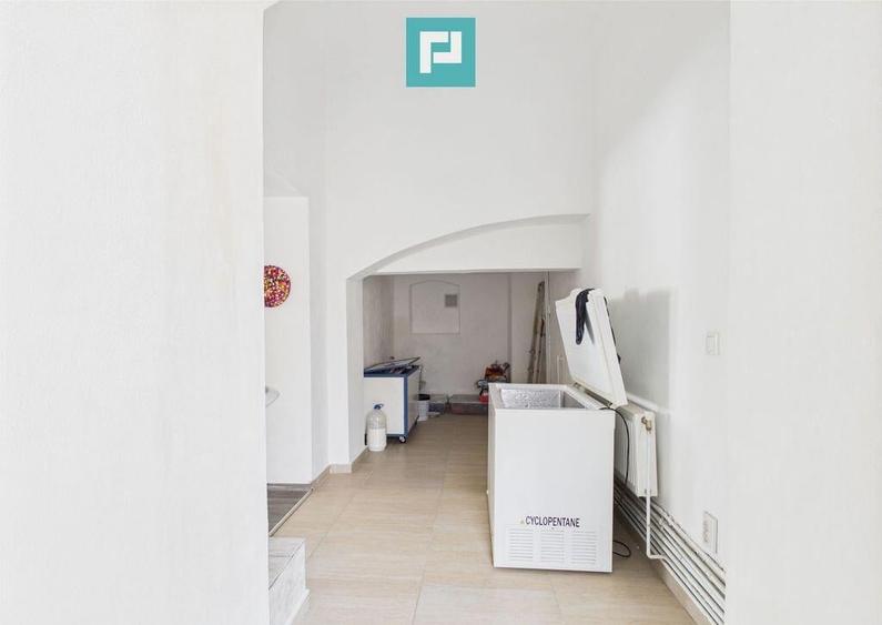 Casa cu 6 camere in zona Central - 2