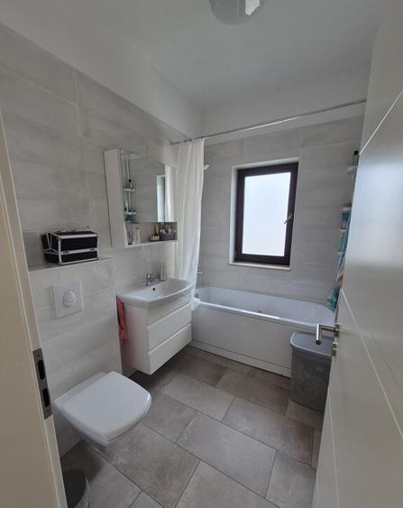 Apartament cu 2 camere cu loc de parcare si pod str. Rodnei - 12