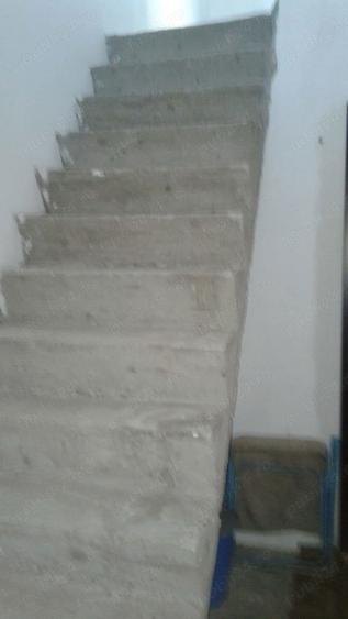 Vand casa la curte. - 1