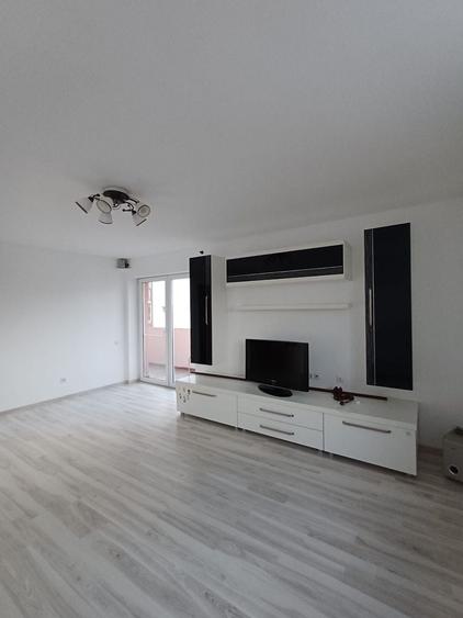 Apartament de vanzare - 4