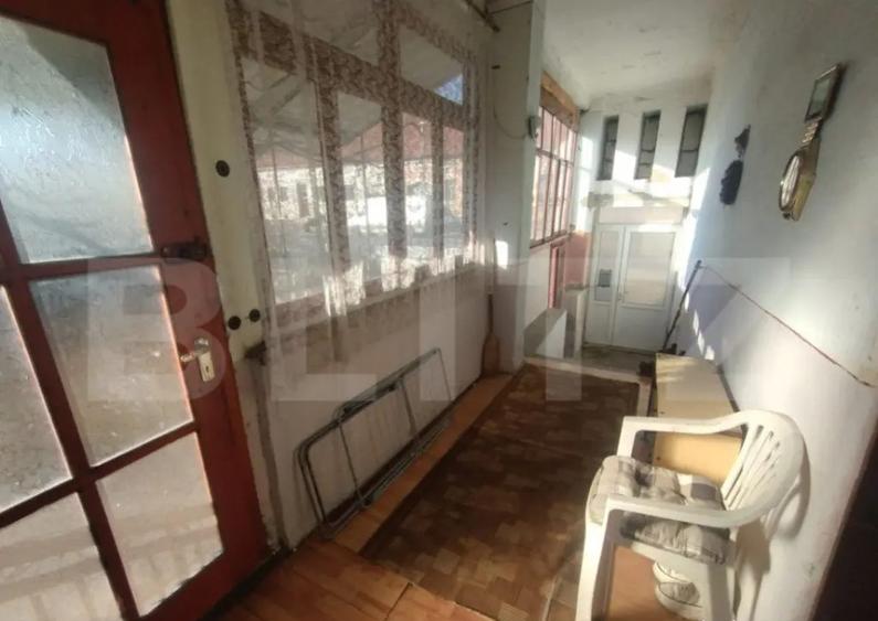 Casa renovabila, 120 mp utili , teren 300 mp intravilan, Liv - 6