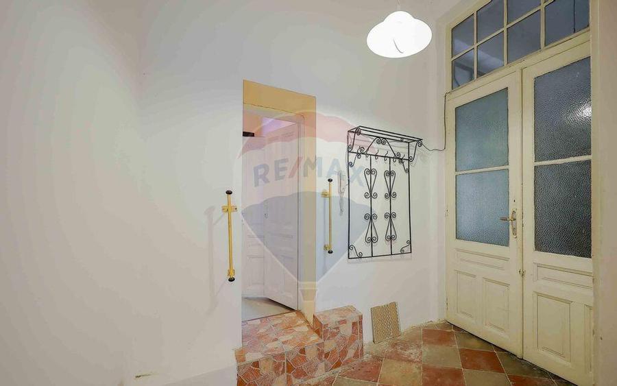 Apartament cu 2 camere de vanzare, cladire istorica, u... - 2