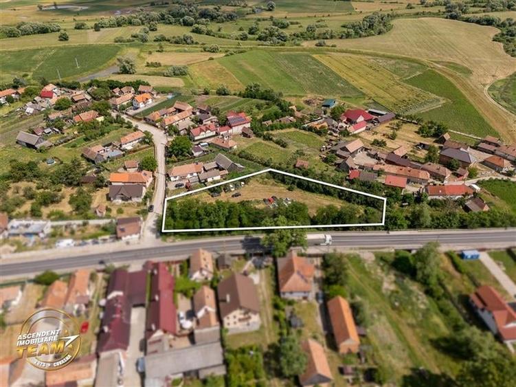 FILM! Teren intravilan 3.380 mp, in vecinatatea DN11,Santionlunca,Covasna - 5