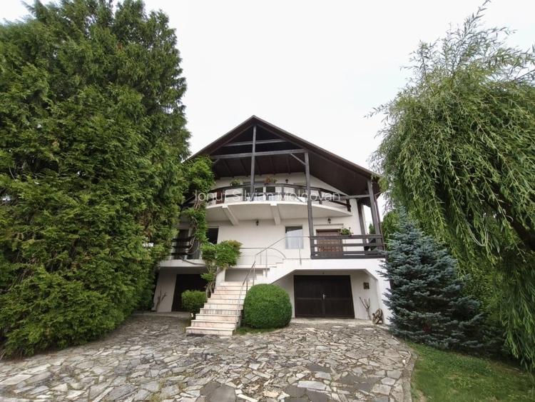 Casă cu piscină și teren de până la 25 ari - în Baia Mare, aproape de to Casă cu piscină și teren de până la 25 ari - în Baia Mare, aproape de to