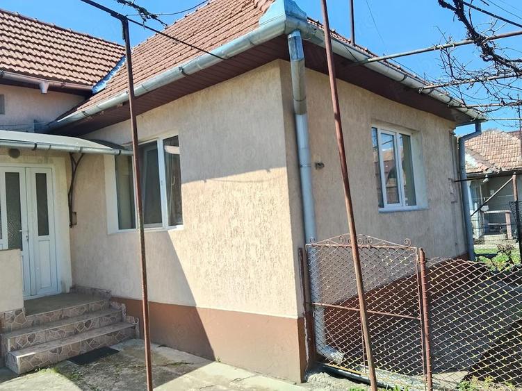 Vand casa cu gradina - 2