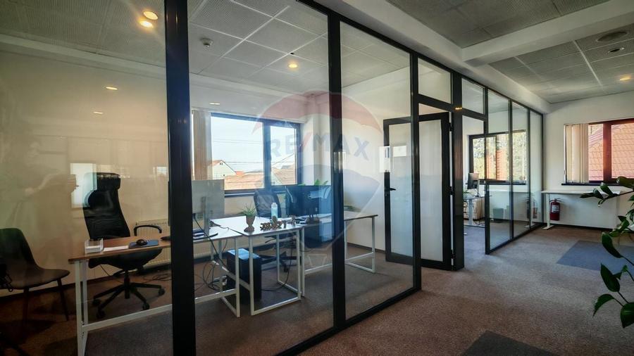 Cladire de birouri de 943.29mp de vânzare în zona Hipodrom 1 - 10