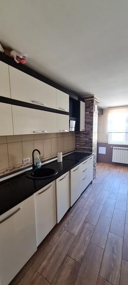 Vand apartament 3 camere foarte spatios - 9