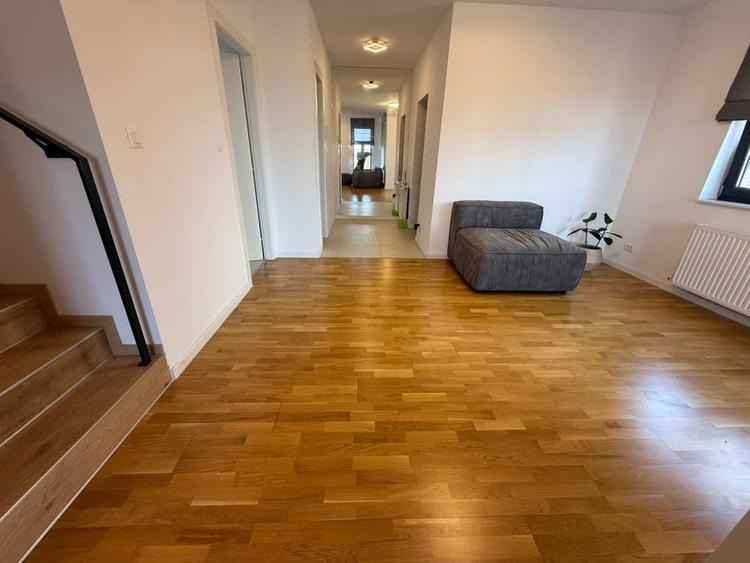 Casa spatioasa de inchiriat / vanzare in Complex Liziera de Lac - Frumusani - 1