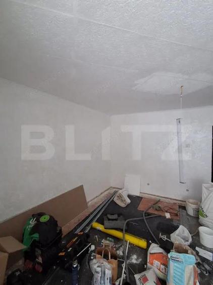 Spa?iu comercial 55 mp, in curs de renovare , 4 camere la parter Centrul Civic - 4