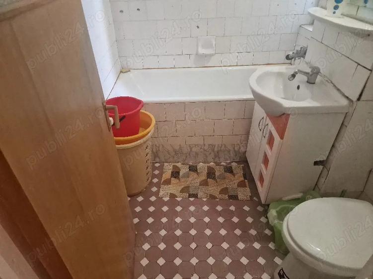 Ap 2 cam , decomandat circular,etaj 3,balcon centrala - 4