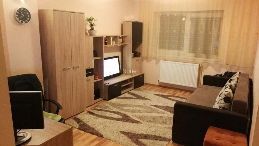 Apartament cu 3 camere decomandat în Dâmbovița