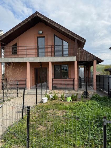 De vanzare casa 4 camere in Campenesti, Apahida - 1