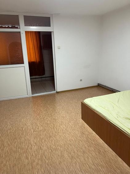 vand garsoniera cu o camera  - 6