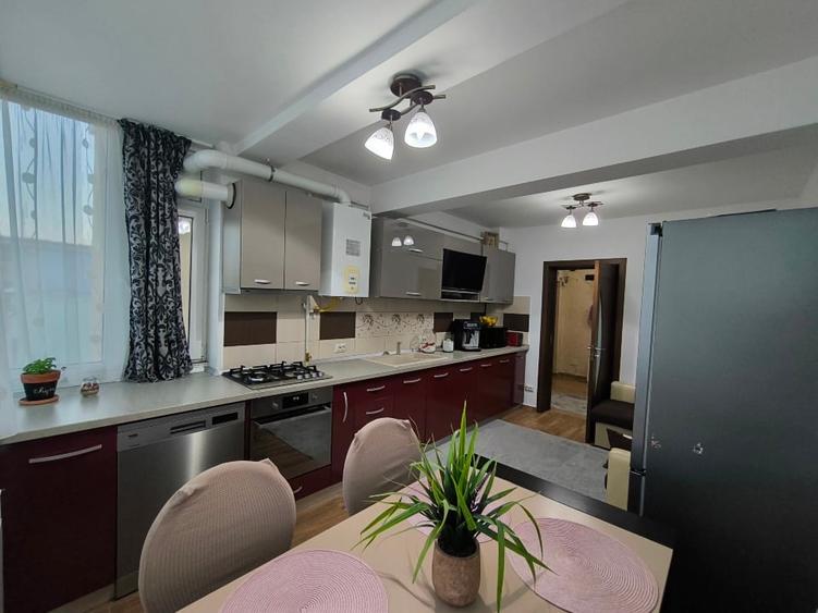 *Mobilat & Utilat* Apartament 2 camere Cris Estate - 10