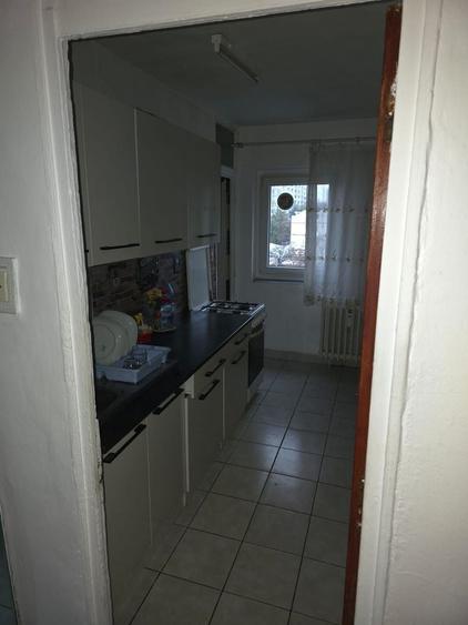 Vanzare ap. 2 camere, 2 balcoane, bloc 85, posibilitate centrala, Titan-Ciucea - 5