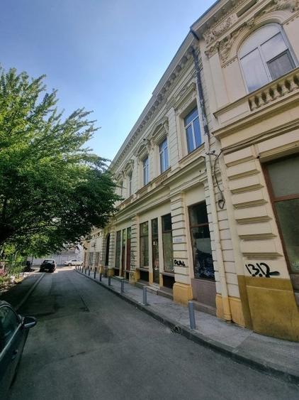 Casa lui Nicolae Dinischiotu - 60 camere - Imobil Istoric - 4