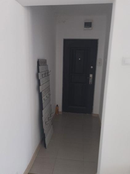 Inchiriez apartament 2 camere - 4