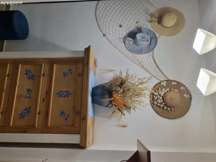 Proprietar vand ap 3 camere etaj 2 - 8