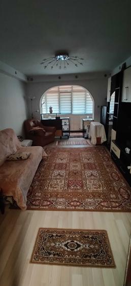 Apartament cu 2 camere decomandat în Exterior Vest