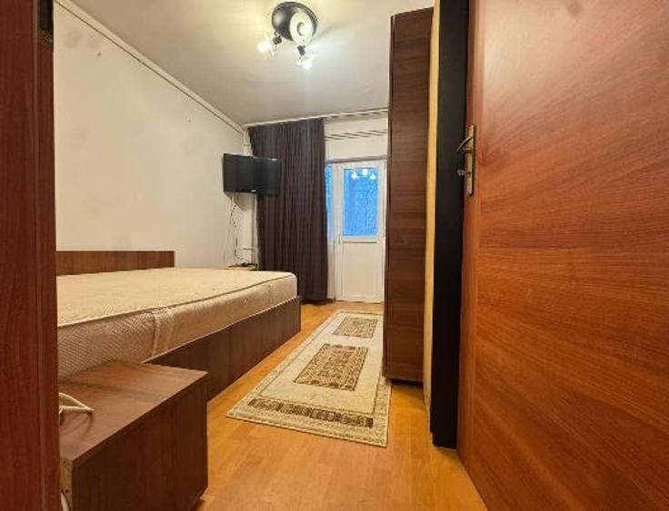 Apartament cu 4 camere semidecomandat, mobilat în Ștefan cel Mare