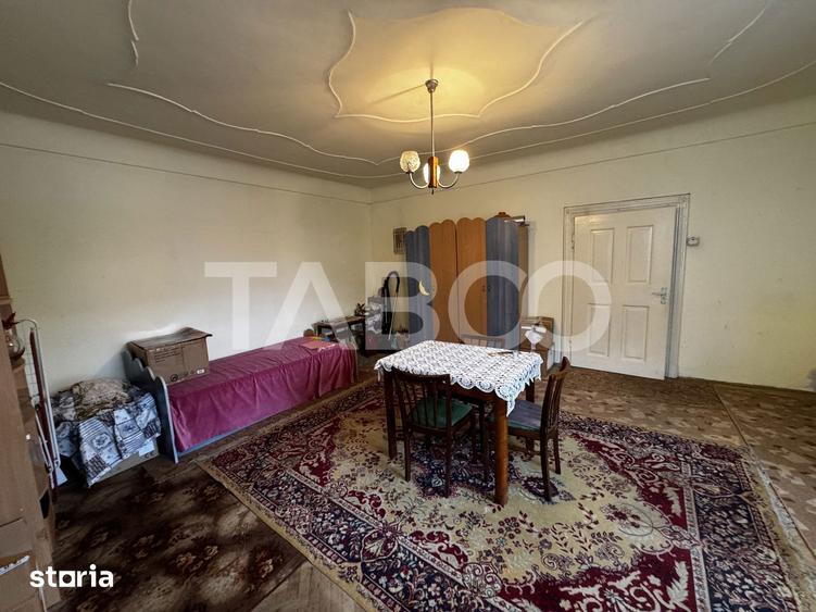Apartament cu 3 camere decomandat, mobilat în Orașul de Jos