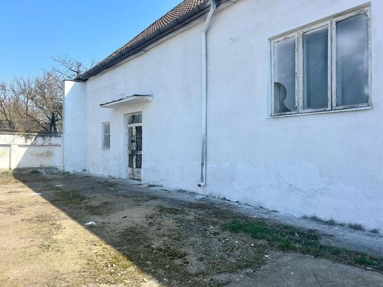 Casă cu 4 camere în Exterior Vest