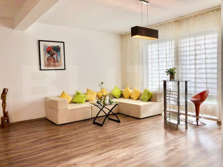 Casă cu 5 camere cu Teren 60 Mp în Central
