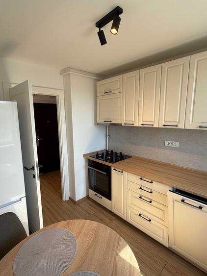 Apartament cu 2 camere semidecomandat în Calea București