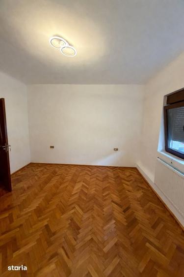 Casă cu 2 camere cu Teren 230 Mp în Central