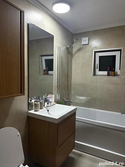Apartament cu 4 camere decomandat în Central