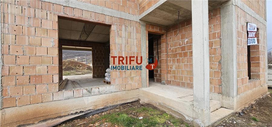 Casă individuală cu 6 camere cu Canalizare în Micești