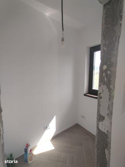 Casă cu 4 camere cu Teren 500 Mp în Blandiana