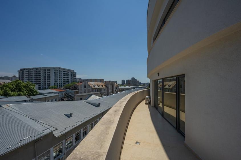 Penthouse cu 6 camere în Timpuri Noi