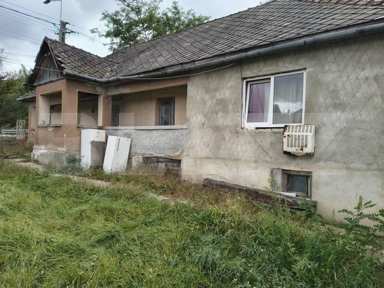 Casă individuală cu 3 camere cu Canalizare în Sud-Vest