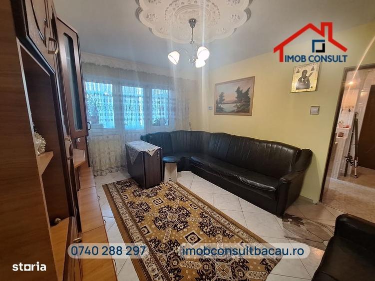 Apartament cu 3 camere decomandat în Banca Națională