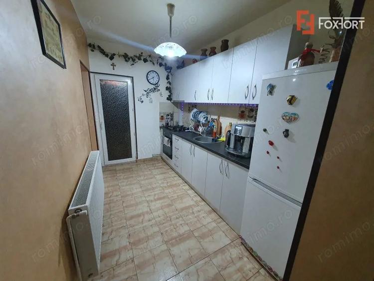 Apartament cu 2 camere decomandat, mobilat în Sinaia