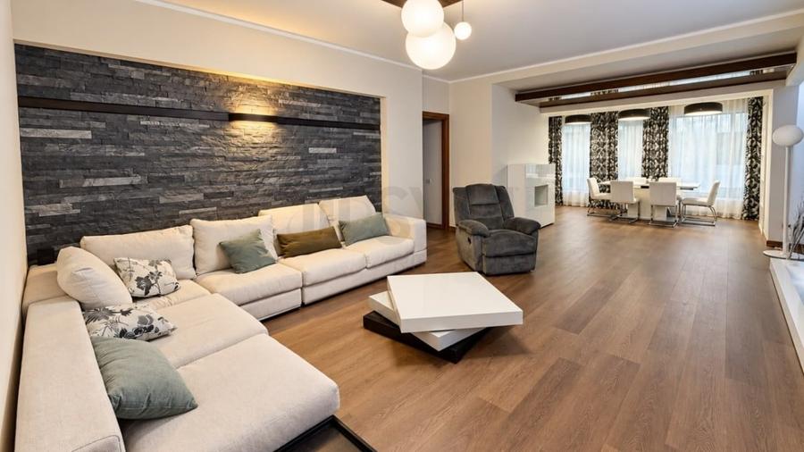 Apartament cu 3 camere decomandat, mobilat în Calea Plevnei