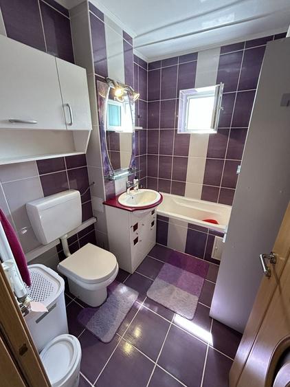 Apartament cu 2 camere decomandat în Girocului