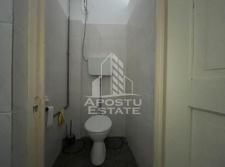 Spațiu comercial, de 83 mp, în Central