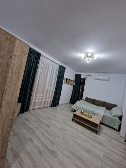 Garsonieră decomandată în Central