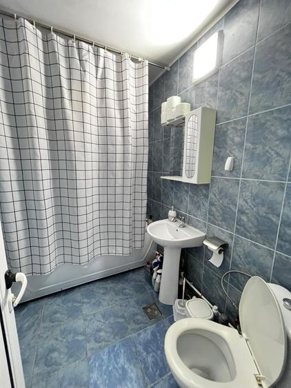 Apartament cu 2 camere semidecomandat, mobilat în Dacia