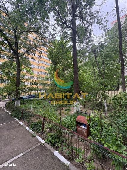 Apartament cu 3 camere decomandat în Tei